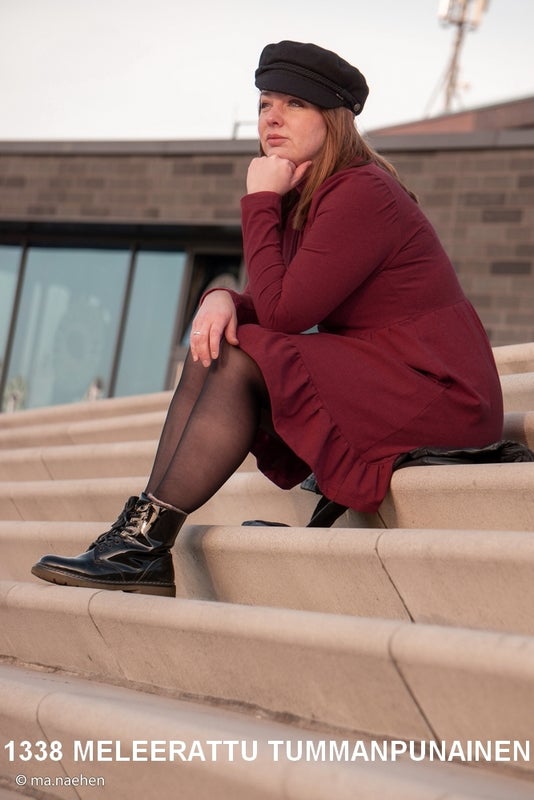 1338 MELEERATTU TUMMANPUNAINEN: Joustocollege, Harjattu Joustocollege (Talvitrikoo), Perus resori