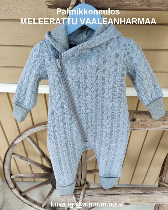 Palmikkoneulos MELEERATTU VAALEANHARMAA