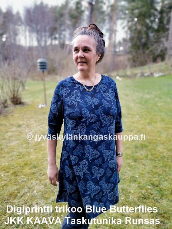 Digiprintti trikoo Blue Butterflies sek&auml; JKK KAAVA Taskutunika Runsas