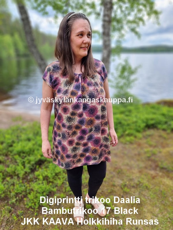 Digiprintti trikoo Daalia ja Bambutrikoo 17 Black sek&auml; JKK KAAVA Holkkihiha Runsas