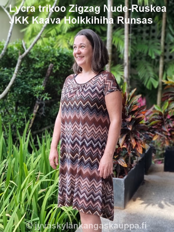 Lycra trikoo Zigzag Nude-Ruskea sek&auml; JKK Kaava Holkkihiha Runsas