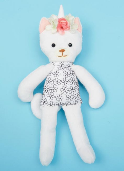 McCALL&acute;s kaava M7819 Soft Toy Animals