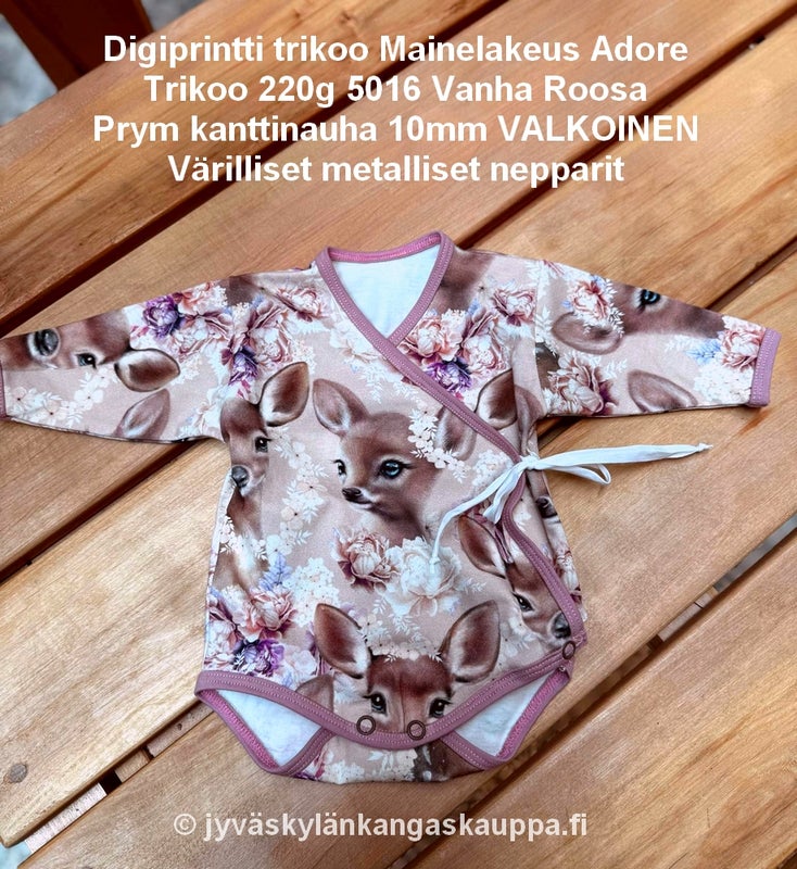 Digiprintti trikoo Mainelakeus Adore ja Trikoo 220g 5016 Vanha Roosa sek&auml; Prym kanttinauha 10mm VALKOINEN ja V&auml;rilliset metalliset nepparit