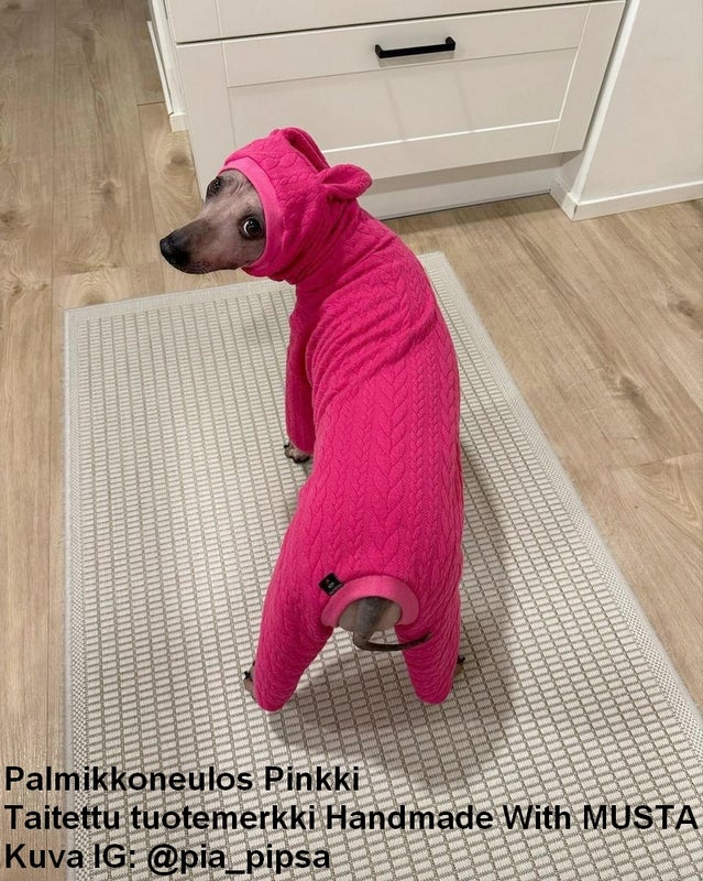 Palmikkoneulos Pinkki sek&auml; Taitettu tuotemerkki Handmade With MUSTA