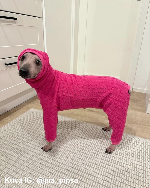 Palmikkoneulos Pinkki sek&auml; Taitettu tuotemerkki Handmade With MUSTA