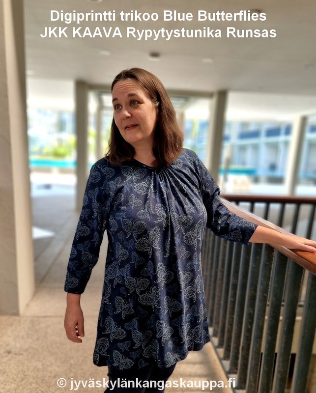 Digiprintti trikoo Blue Butterflies sek&auml; JKK KAAVA Rypytystunika Runsas