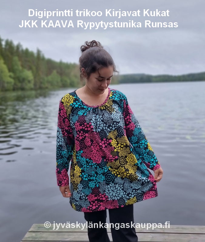 Digiprintti trikoo Kirjavat Kukat sek&auml; JKK KAAVA Rypytystunika Runsas