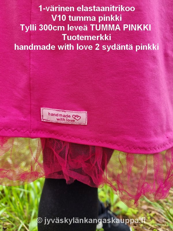 1-v&auml;rinen elastaanitrikoo V10 tumma pinkki ja Tylli 300cm leve&auml; TUMMA PINKKI sek&auml; Tuotemerkki handmade with love 2 syd&auml;nt&auml; pinkki