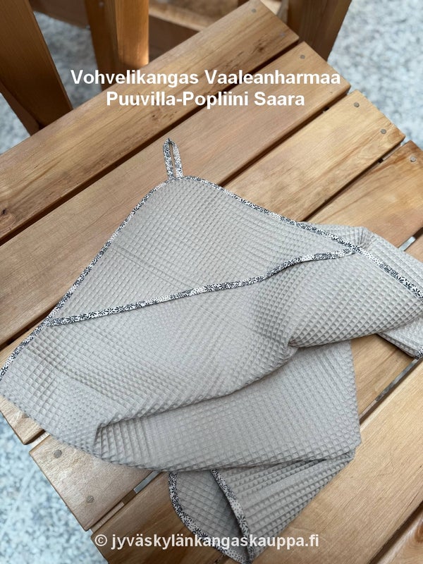 Vohvelikangas Vaaleanharmaa sek&auml; kanttaukseen k&auml;ytetty Puuvilla-Popliini Saara